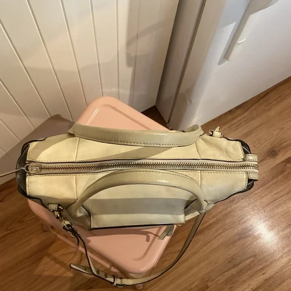 POUR LA VICTOIRE two tone 100% leather satchel with crossbody strap - Picture 3 of 16